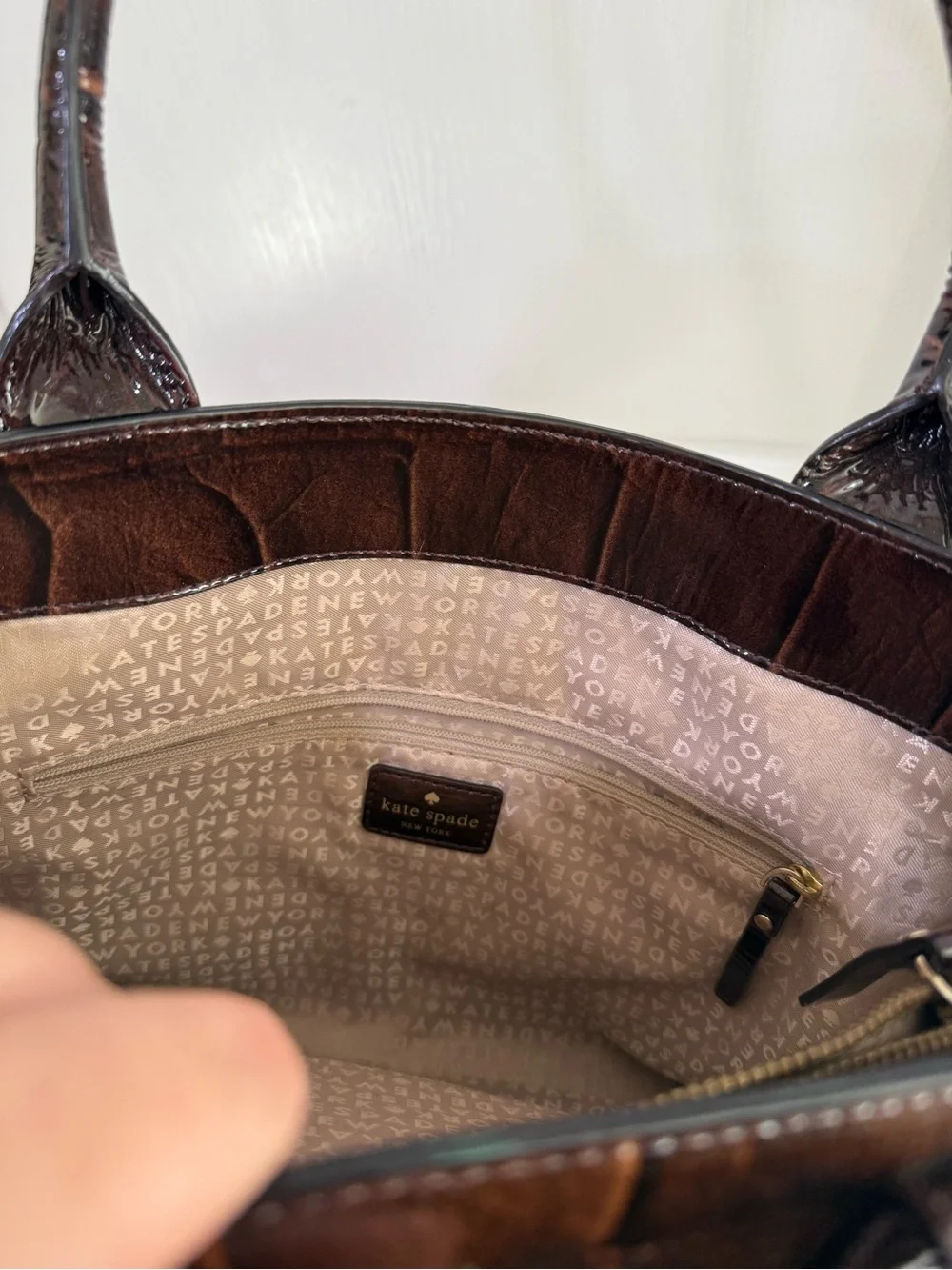 kate spade carrying color